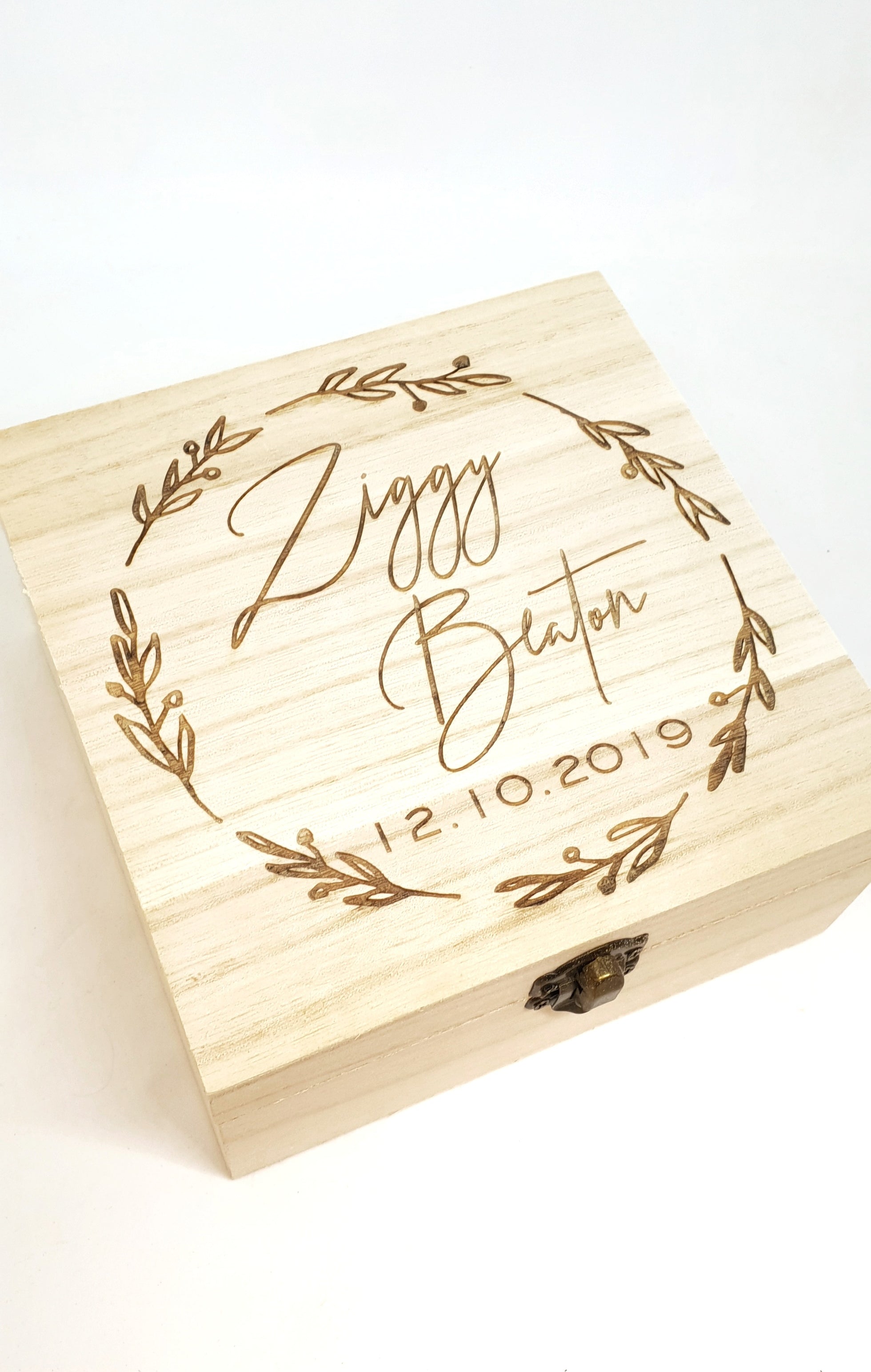 Leaf Wreath Keepsake Box