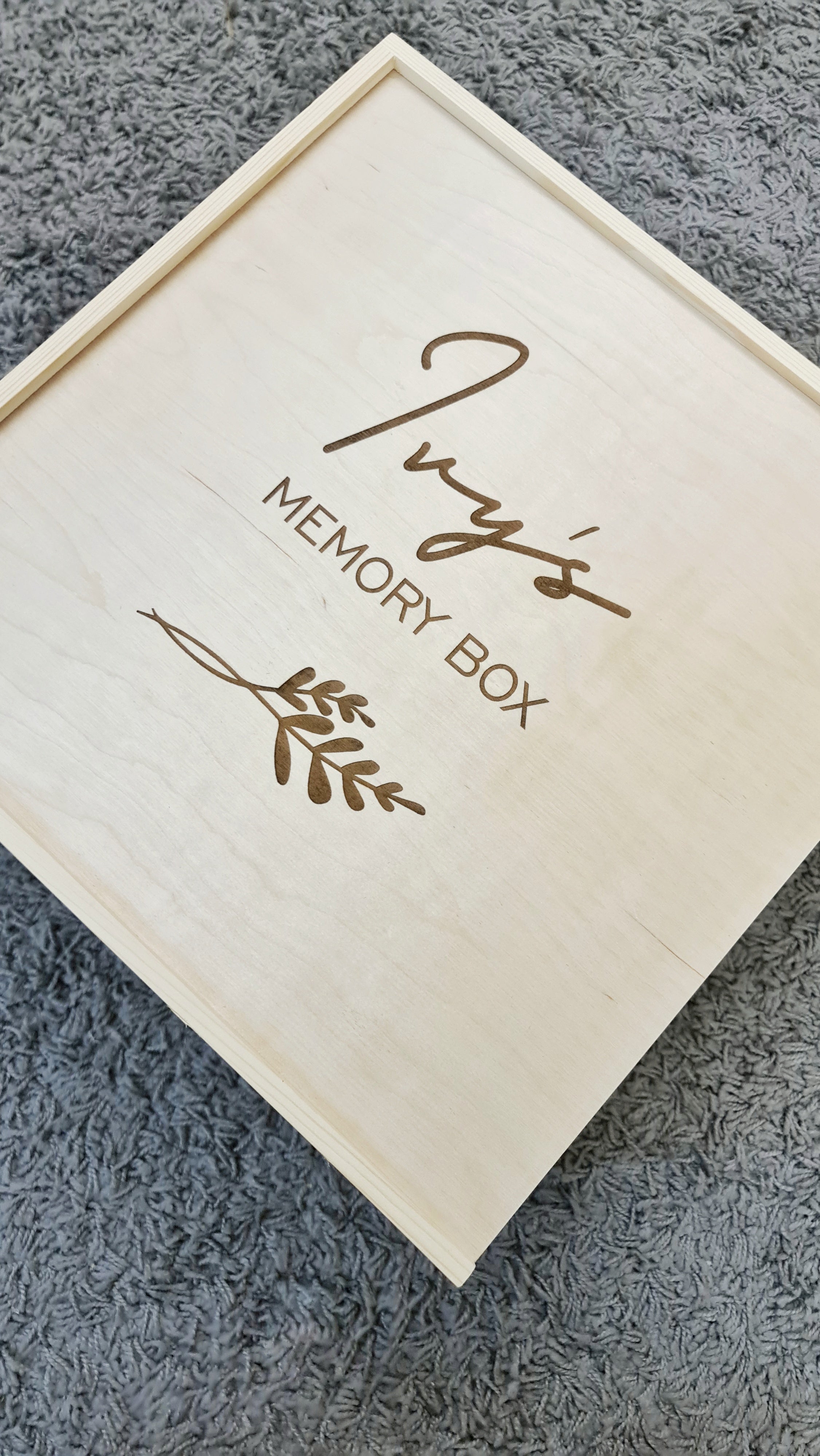 Simple Leaf Keepsake Box