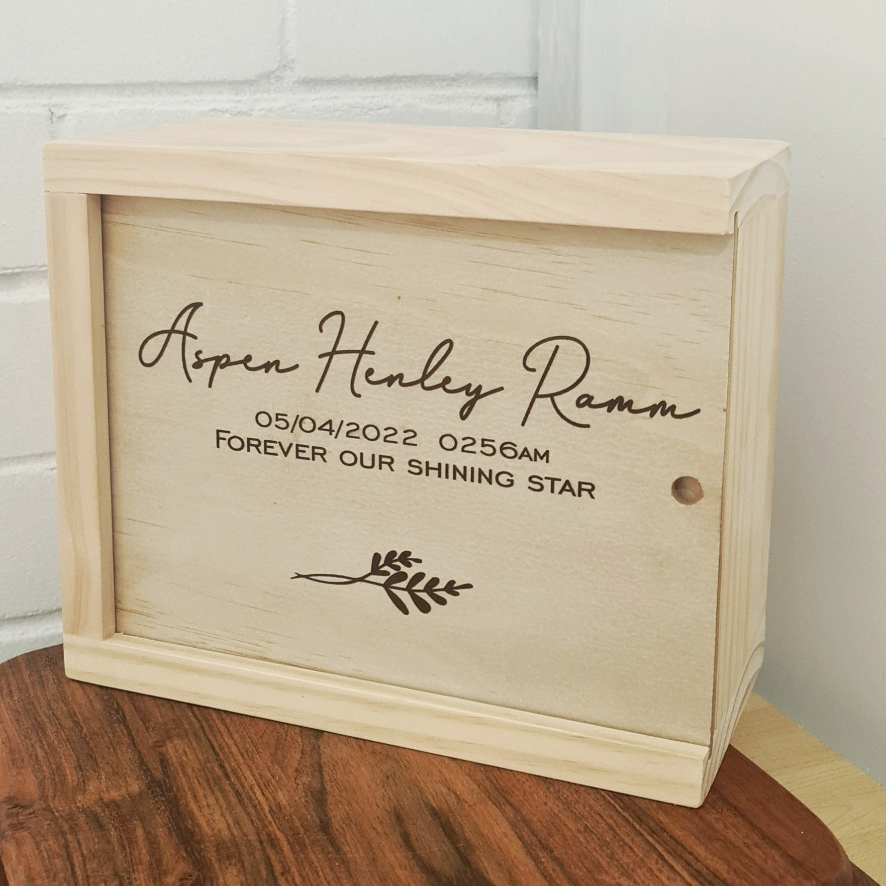 Simple Leaf Keepsake Box