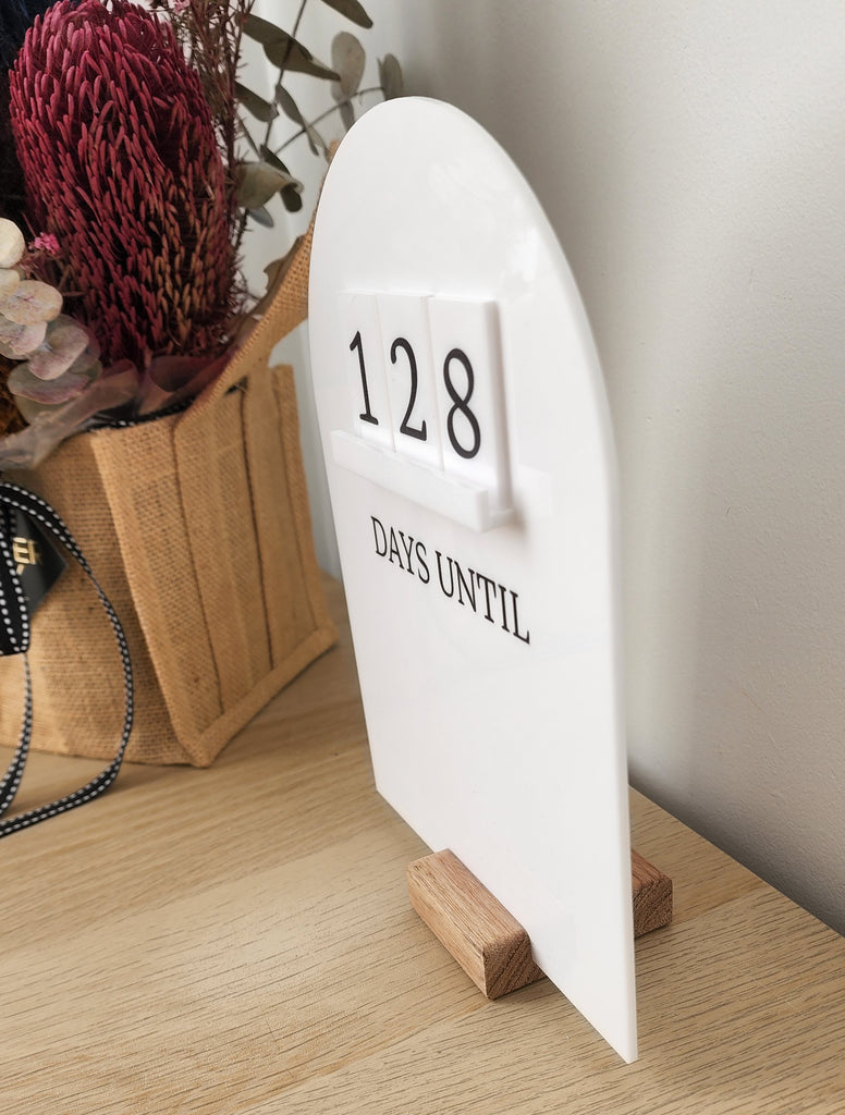 Countdown Plaque with Shelf & Numbers