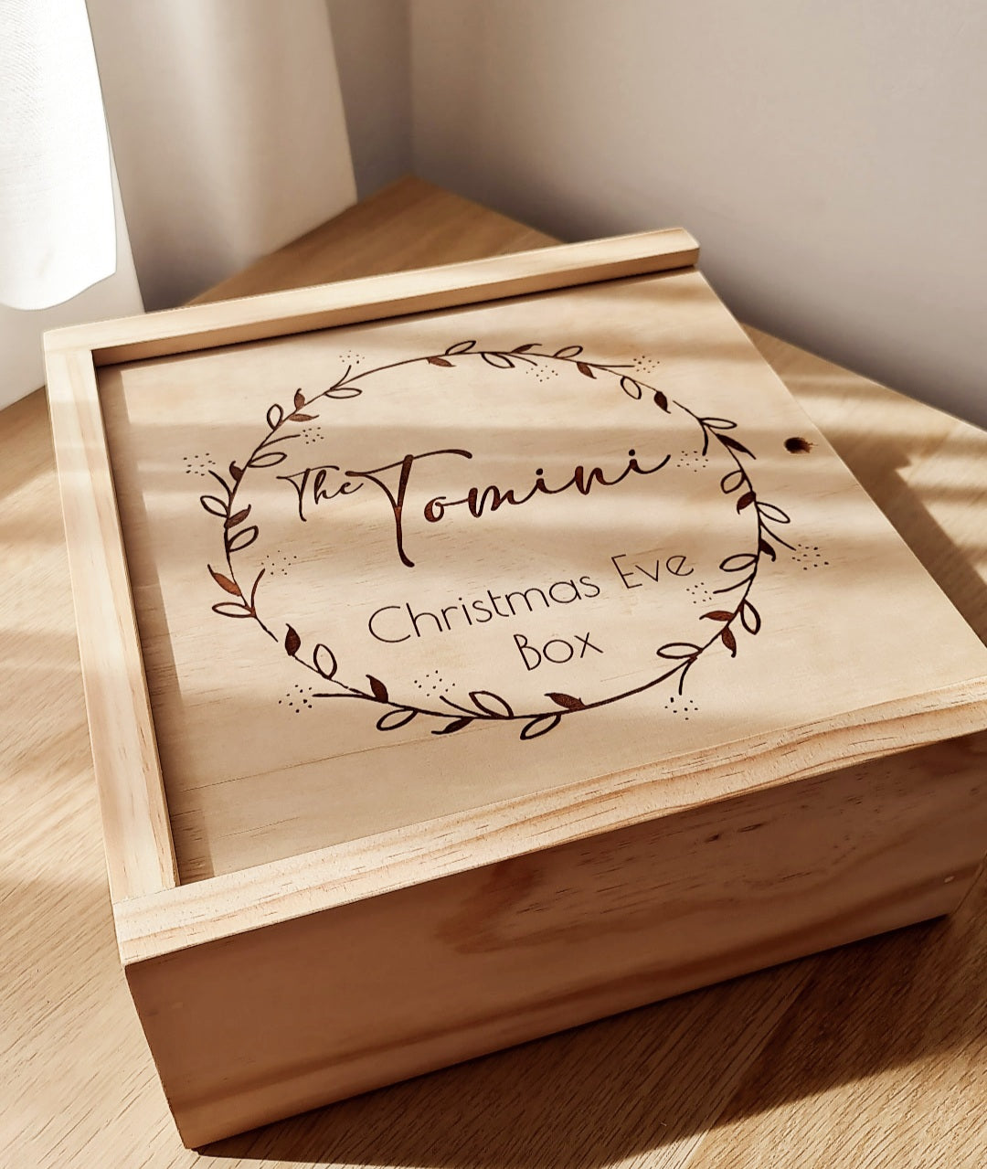 Leaf Wreath Christmas Box