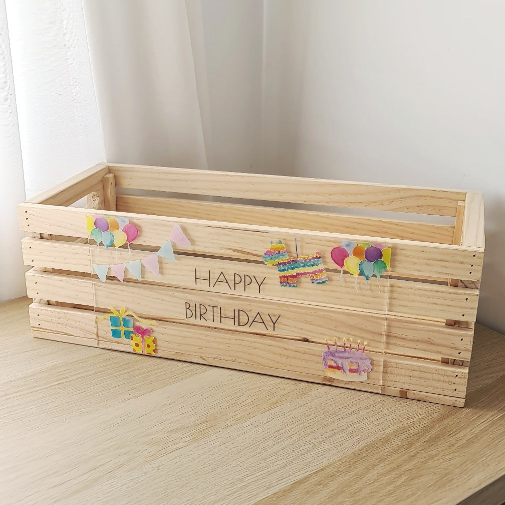 Interchangeable Crate with Plaques